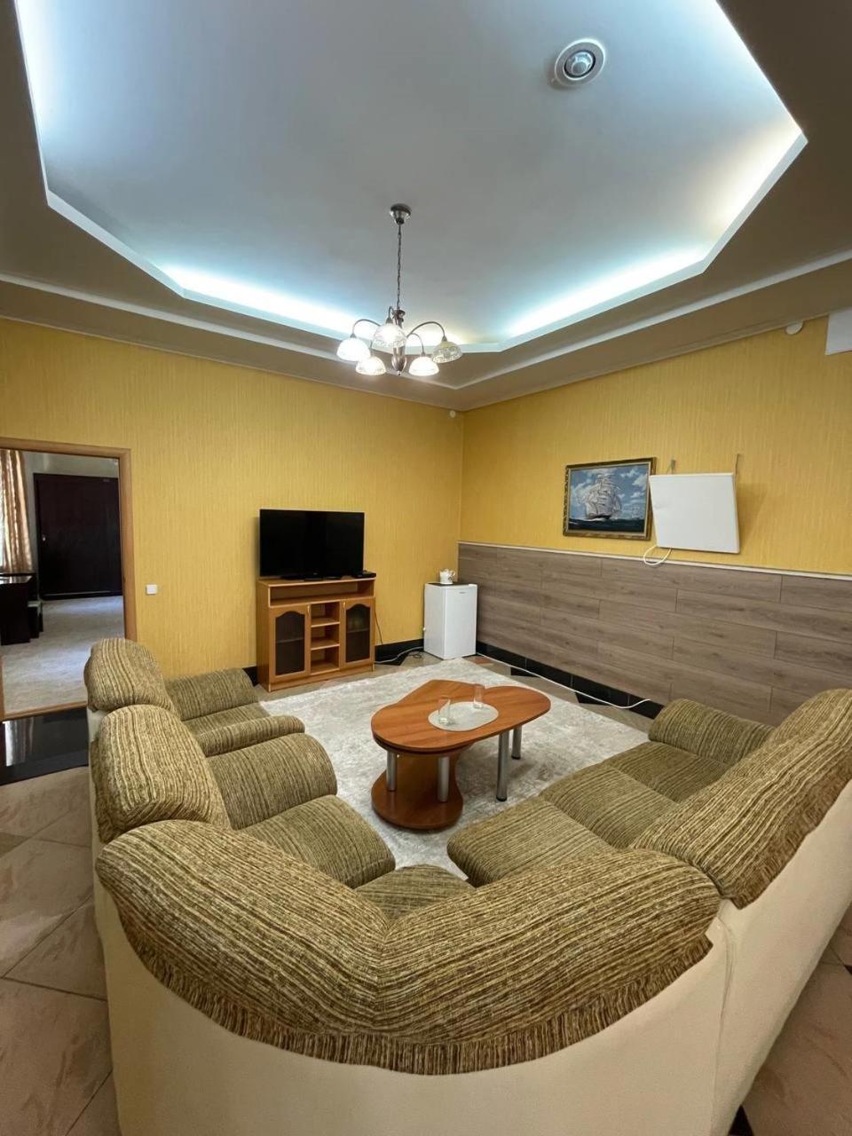 Shanyrak Hotel Temirtau Extérieur photo